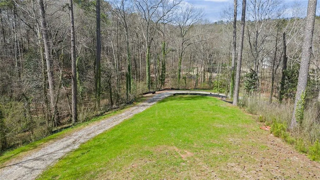 Flat area at the top is 1.5 acres +-
