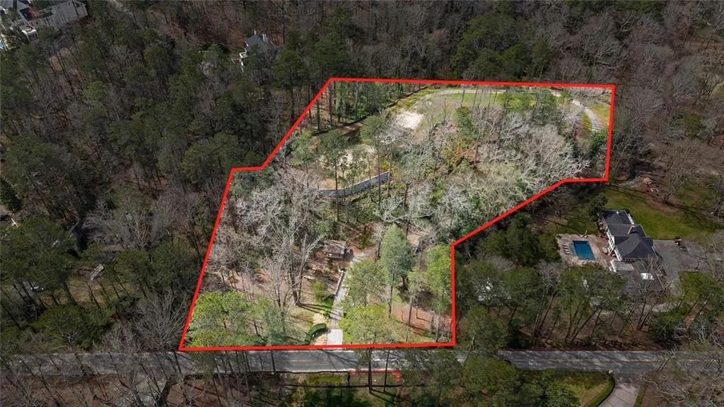Approximate lot lines for the 4.23 acres.