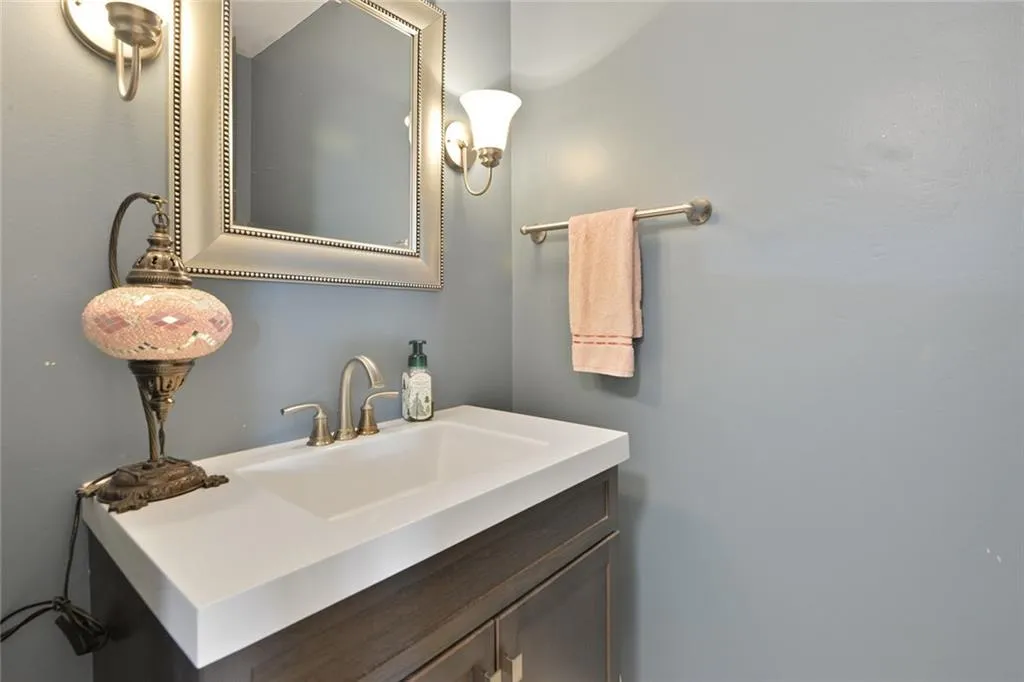 6520 Roswell Road Unit 79, Atlanta, Georgia 30328, 2 Bedrooms Bedrooms, ,1 BathroomBathrooms,Residential,Sold,6520 Roswell Road Unit 79,6911098