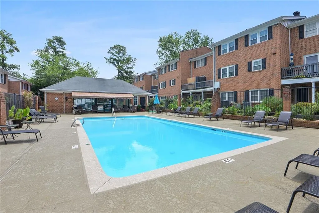 6520 Roswell Road Unit 79, Atlanta, Georgia 30328, 2 Bedrooms Bedrooms, ,1 BathroomBathrooms,Residential,Sold,6520 Roswell Road Unit 79,6911098