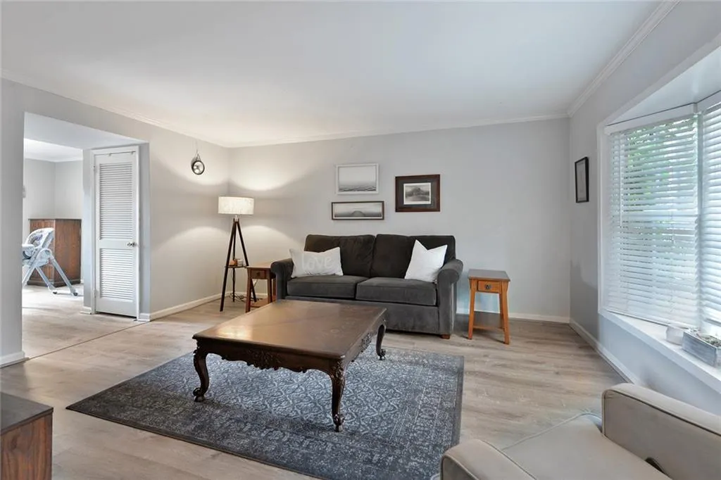 6520 Roswell Road Unit 79, Atlanta, Georgia 30328, 2 Bedrooms Bedrooms, ,1 BathroomBathrooms,Residential,Sold,6520 Roswell Road Unit 79,6911098