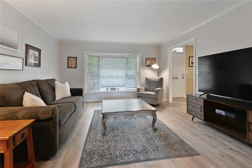 6520 Roswell Road Unit 79, Atlanta, Georgia 30328, 2 Bedrooms Bedrooms, ,1 BathroomBathrooms,Residential,Sold,6520 Roswell Road Unit 79,6911098