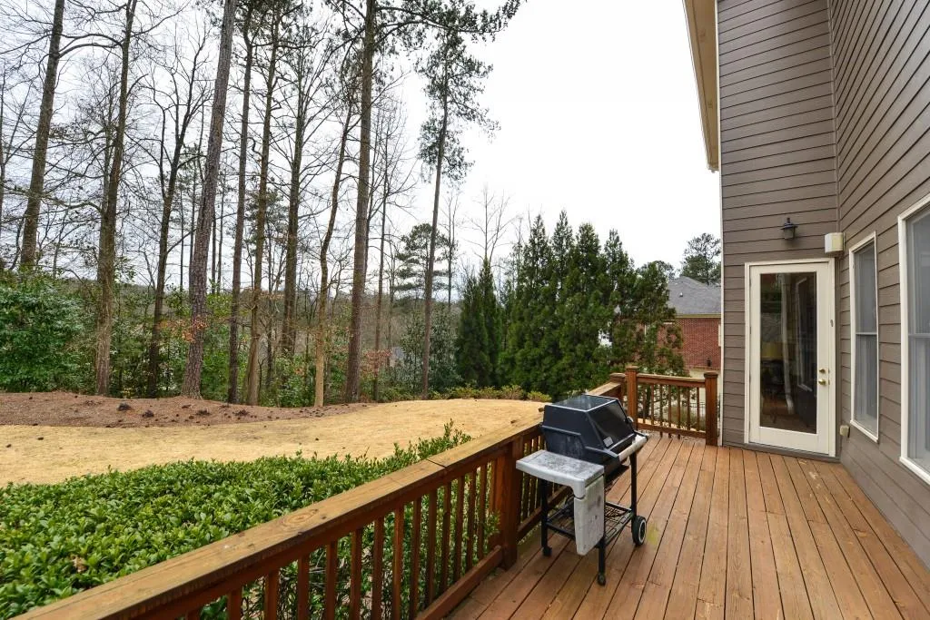 250 Lake Summit View, Atlanta, Georgia 30342, 6 Bedrooms Bedrooms, ,5 BathroomsBathrooms,Residential,Sold,250 Lake Summit View,5646136