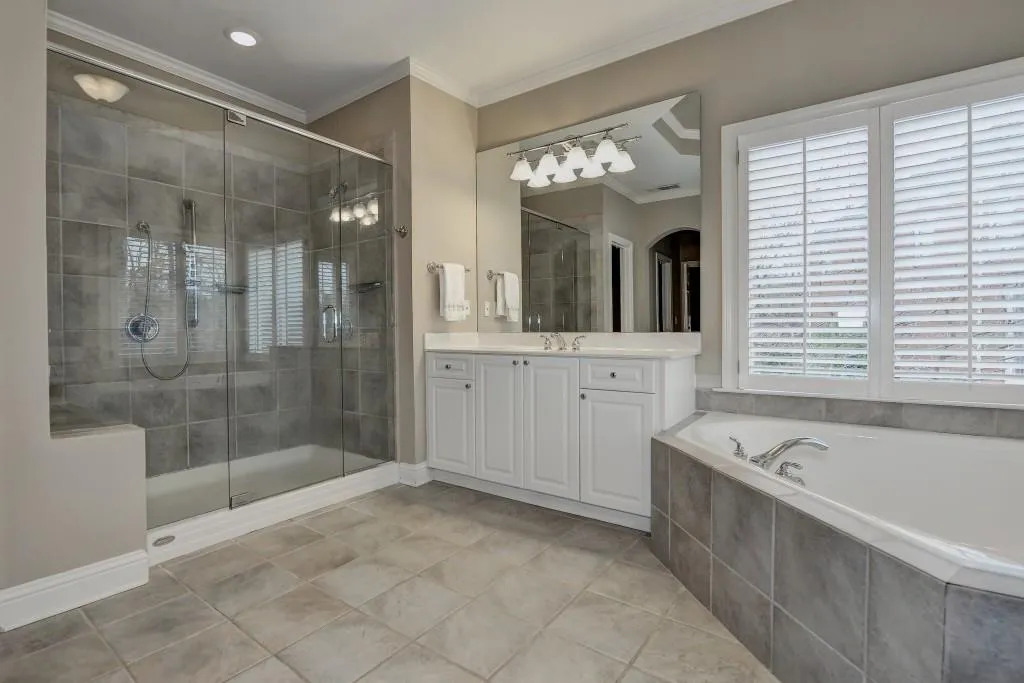 250 Lake Summit View, Atlanta, Georgia 30342, 6 Bedrooms Bedrooms, ,5 BathroomsBathrooms,Residential,Sold,250 Lake Summit View,5646136