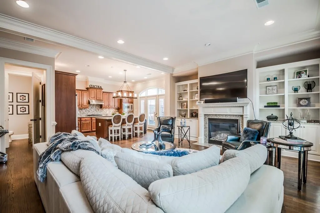 718 Creekgarden Court Unit 19, Sandy Springs, Georgia 30339, 4 Bedrooms Bedrooms, ,4 BathroomsBathrooms,Residential,Sold,718 Creekgarden Court Unit 19,5953249