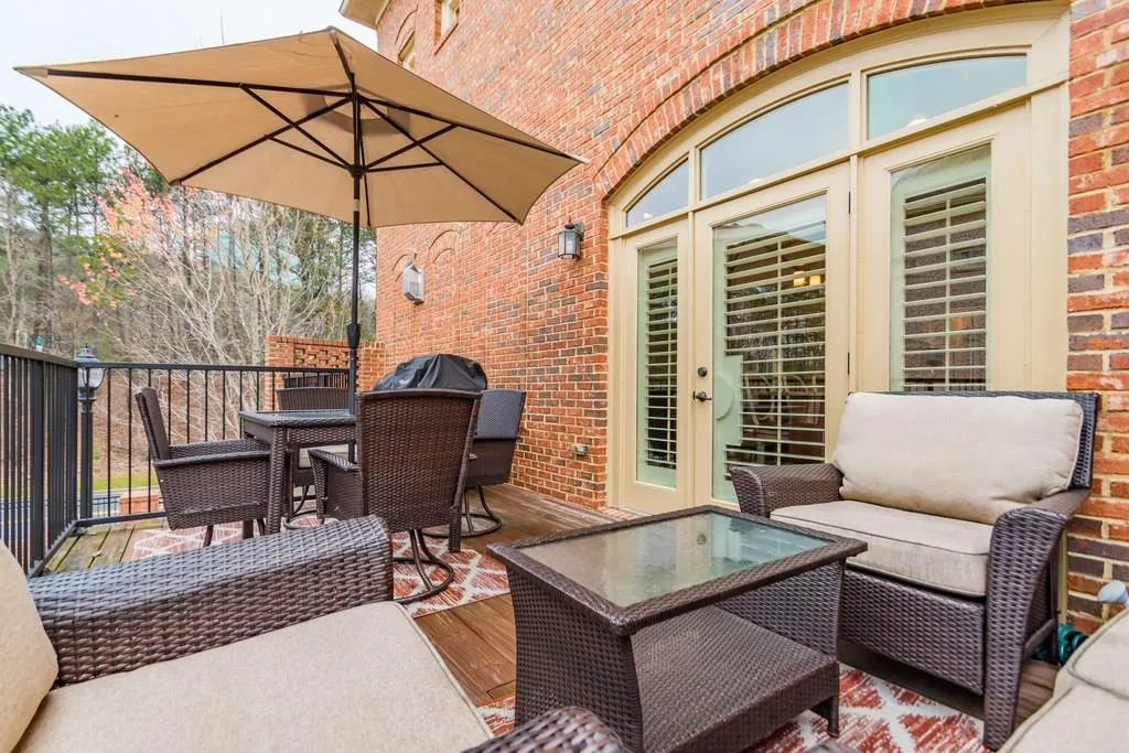 718 Creekgarden Court Unit 19, Sandy Springs, Georgia 30339, 4 Bedrooms Bedrooms, ,4 BathroomsBathrooms,Residential,Sold,718 Creekgarden Court Unit 19,5953249