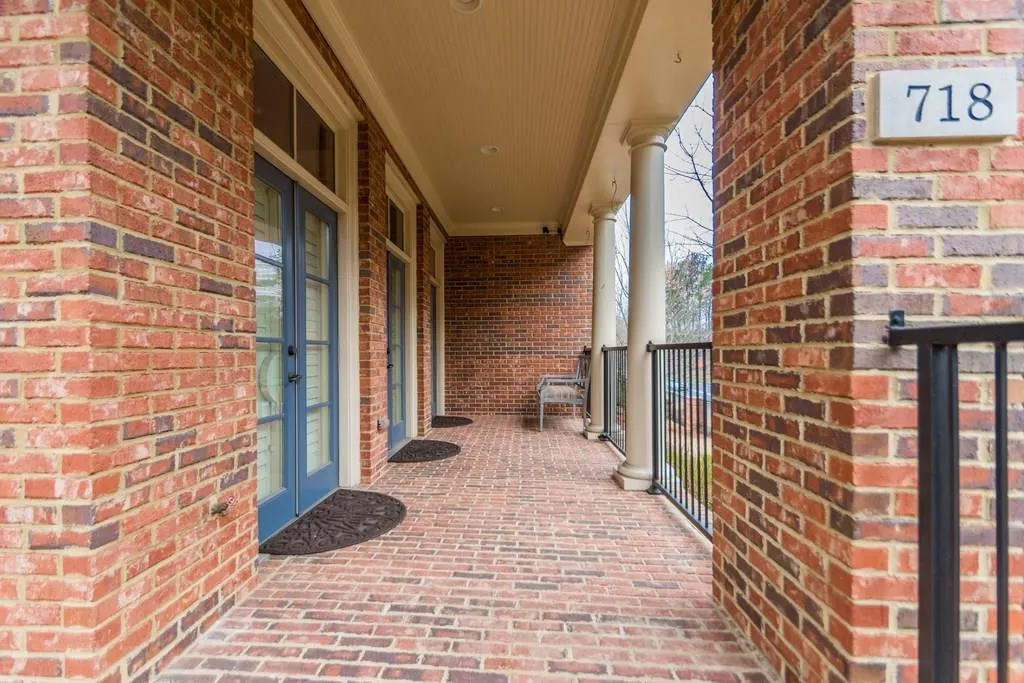 718 Creekgarden Court Unit 19, Sandy Springs, Georgia 30339, 4 Bedrooms Bedrooms, ,4 BathroomsBathrooms,Residential,Sold,718 Creekgarden Court Unit 19,5953249