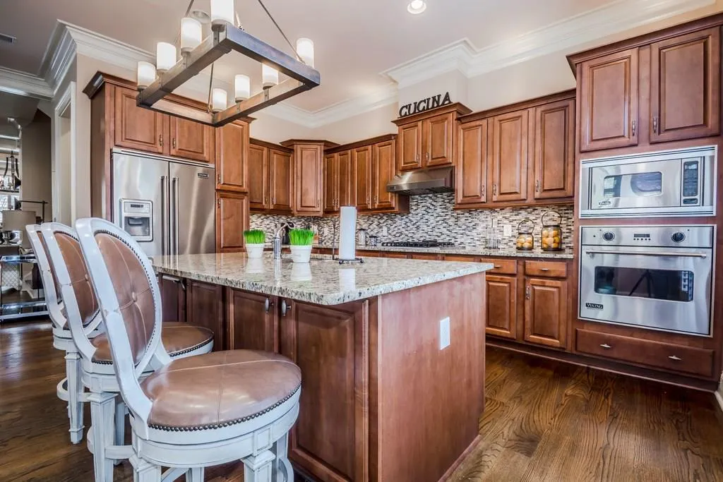 718 Creekgarden Court Unit 19, Sandy Springs, Georgia 30339, 4 Bedrooms Bedrooms, ,4 BathroomsBathrooms,Residential,Sold,718 Creekgarden Court Unit 19,5953249