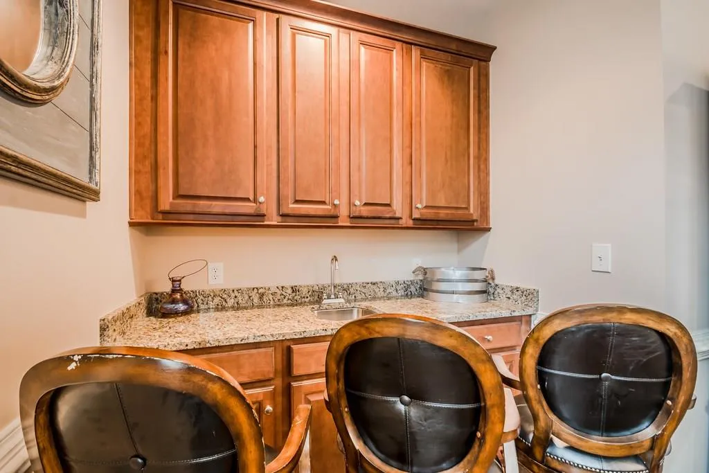 718 Creekgarden Court Unit 19, Sandy Springs, Georgia 30339, 4 Bedrooms Bedrooms, ,4 BathroomsBathrooms,Residential,Sold,718 Creekgarden Court Unit 19,5953249