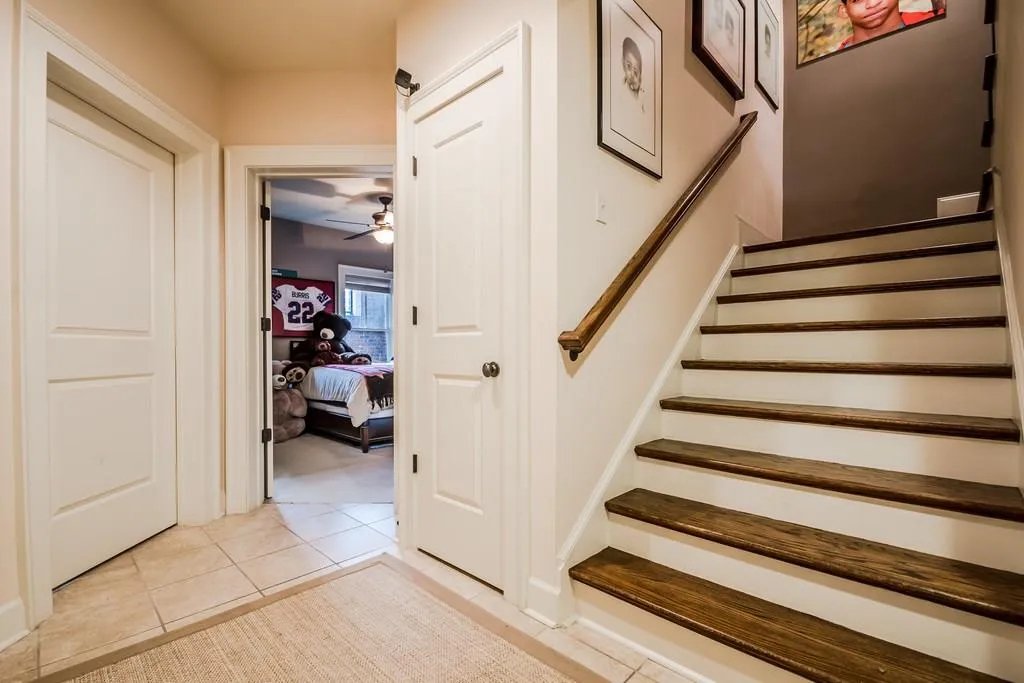 718 Creekgarden Court Unit 19, Sandy Springs, Georgia 30339, 4 Bedrooms Bedrooms, ,4 BathroomsBathrooms,Residential,Sold,718 Creekgarden Court Unit 19,5953249