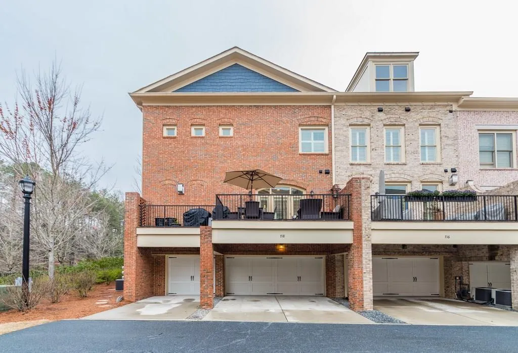 718 Creekgarden Court Unit 19, Sandy Springs, Georgia 30339, 4 Bedrooms Bedrooms, ,4 BathroomsBathrooms,Residential,Sold,718 Creekgarden Court Unit 19,5953249
