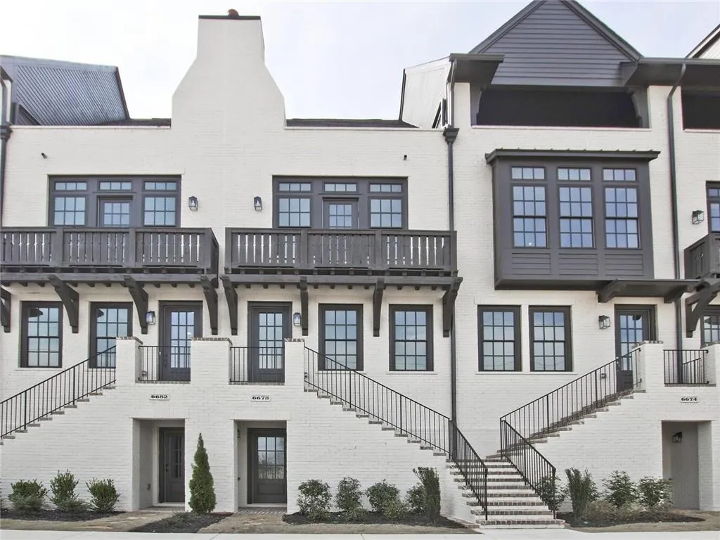 6678 Sterling Drive, Sandy Springs, Georgia 30328, 2 Bedrooms Bedrooms, ,3 BathroomsBathrooms,Residential,Sold,6678 Sterling Drive,6898144