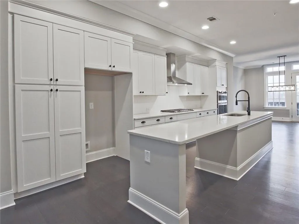 6678 Sterling Drive, Sandy Springs, Georgia 30328, 2 Bedrooms Bedrooms, ,3 BathroomsBathrooms,Residential,Sold,6678 Sterling Drive,6898144