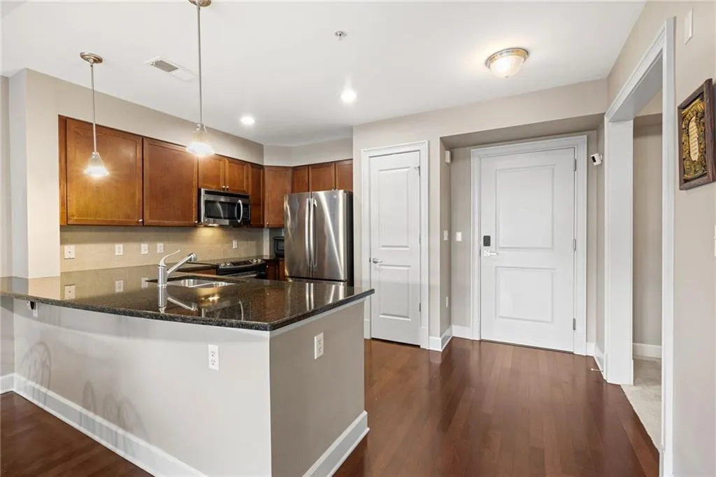 200 River Vista Drive Unit 505, Atlanta, Georgia 30339, 1 Bedroom Bedrooms, ,1 BathroomBathrooms,Residential,Sold,200 River Vista Drive Unit 505,7705492