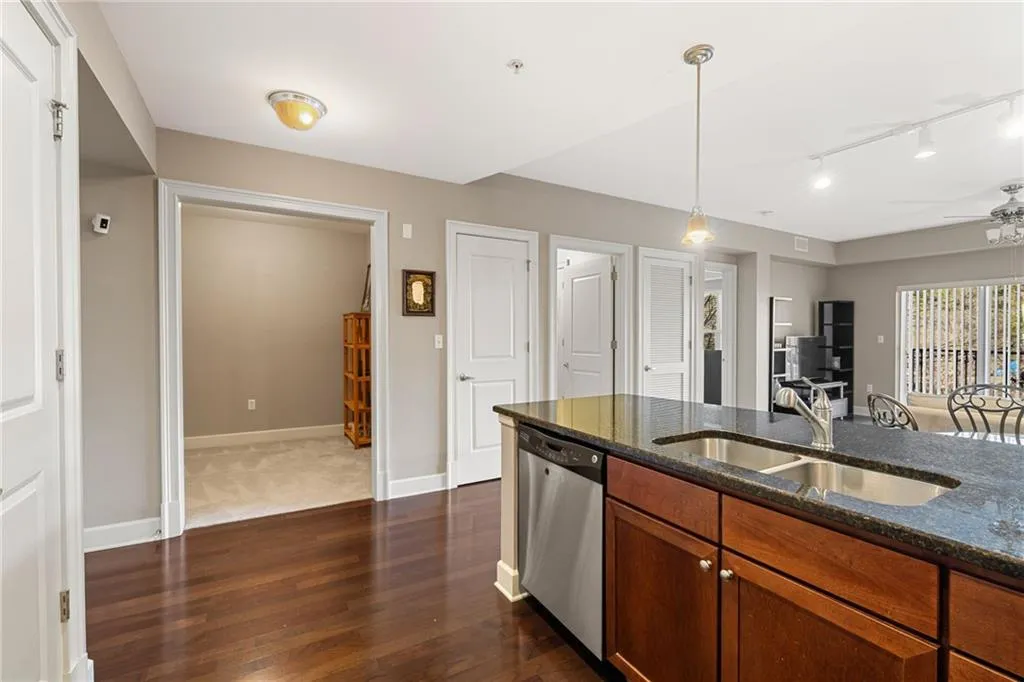 200 River Vista Drive Unit 505, Atlanta, Georgia 30339, 1 Bedroom Bedrooms, ,1 BathroomBathrooms,Residential,Sold,200 River Vista Drive Unit 505,7705492