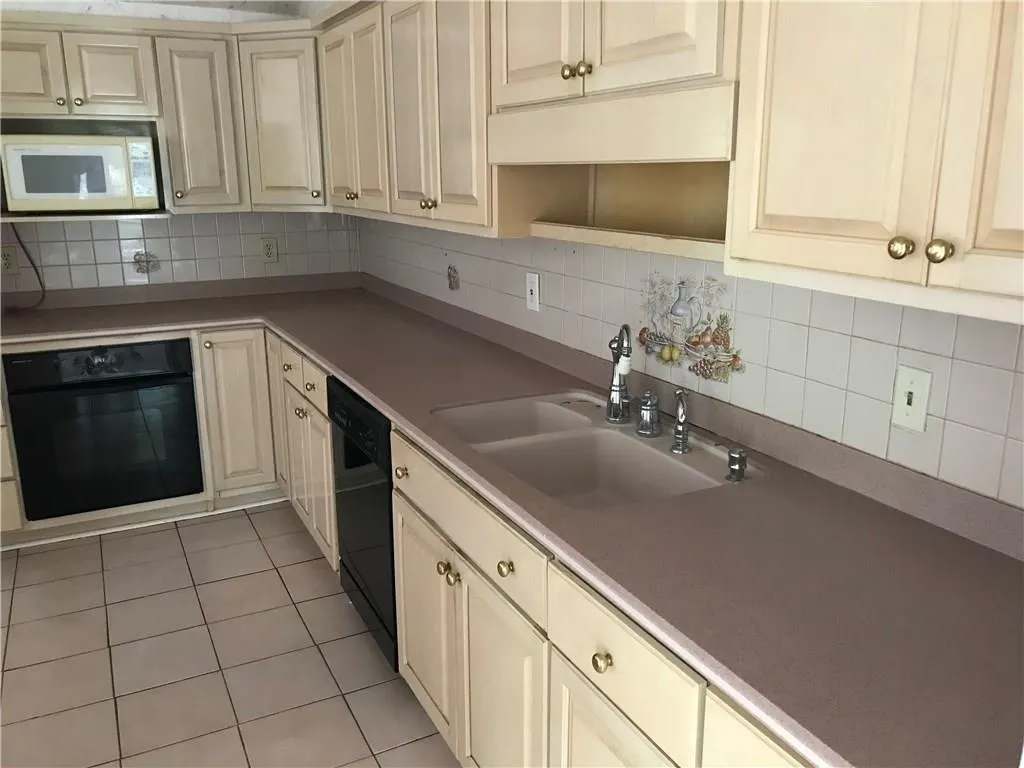 3070 River North Parkway, Atlanta, Georgia 30328, 4 Bedrooms Bedrooms, ,2 BathroomsBathrooms,Residential,Sold,3070 River North Parkway,6015213 3070 River North Parkway, Atlanta, Georgia 30328, 4 Bedrooms Bedrooms, ,2 BathroomsBathrooms,Residential,Sold,3070 River North Parkway,6015213