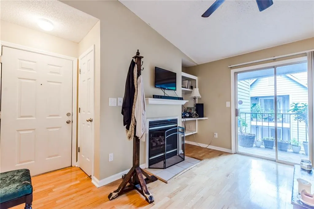 309 Granville Court, Sandy Springs, Georgia 30328, 1 Bedroom Bedrooms, ,1 BathroomBathrooms,Residential,Sold,309 Granville Court,6048156