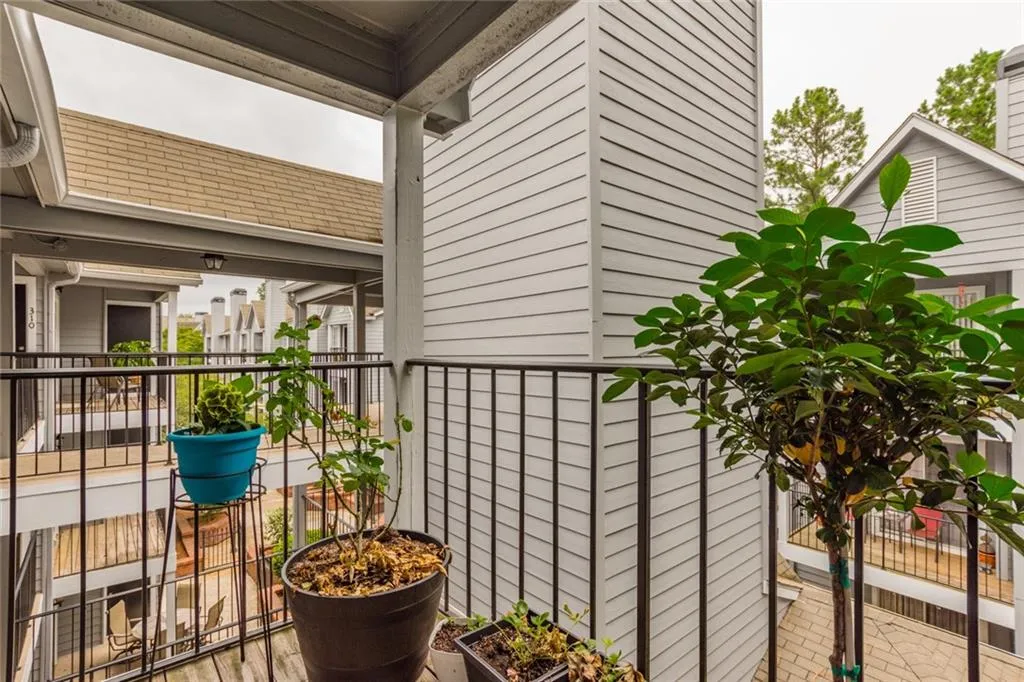 309 Granville Court, Sandy Springs, Georgia 30328, 1 Bedroom Bedrooms, ,1 BathroomBathrooms,Residential,Sold,309 Granville Court,6048156