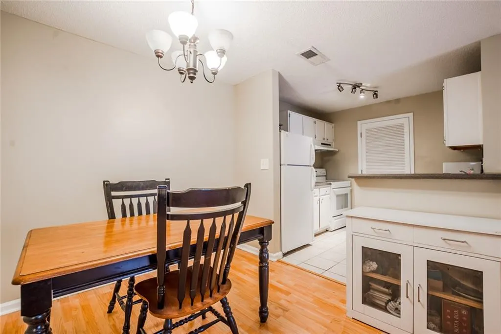 309 Granville Court, Sandy Springs, Georgia 30328, 1 Bedroom Bedrooms, ,1 BathroomBathrooms,Residential,Sold,309 Granville Court,6048156