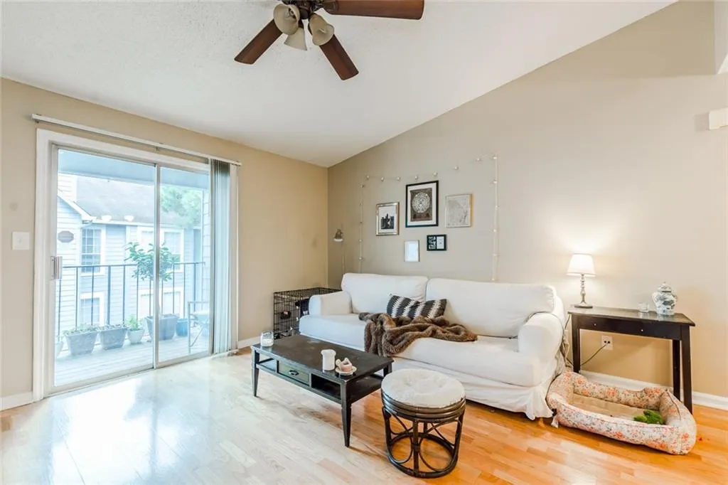 309 Granville Court, Sandy Springs, Georgia 30328, 1 Bedroom Bedrooms, ,1 BathroomBathrooms,Residential,Sold,309 Granville Court,6048156