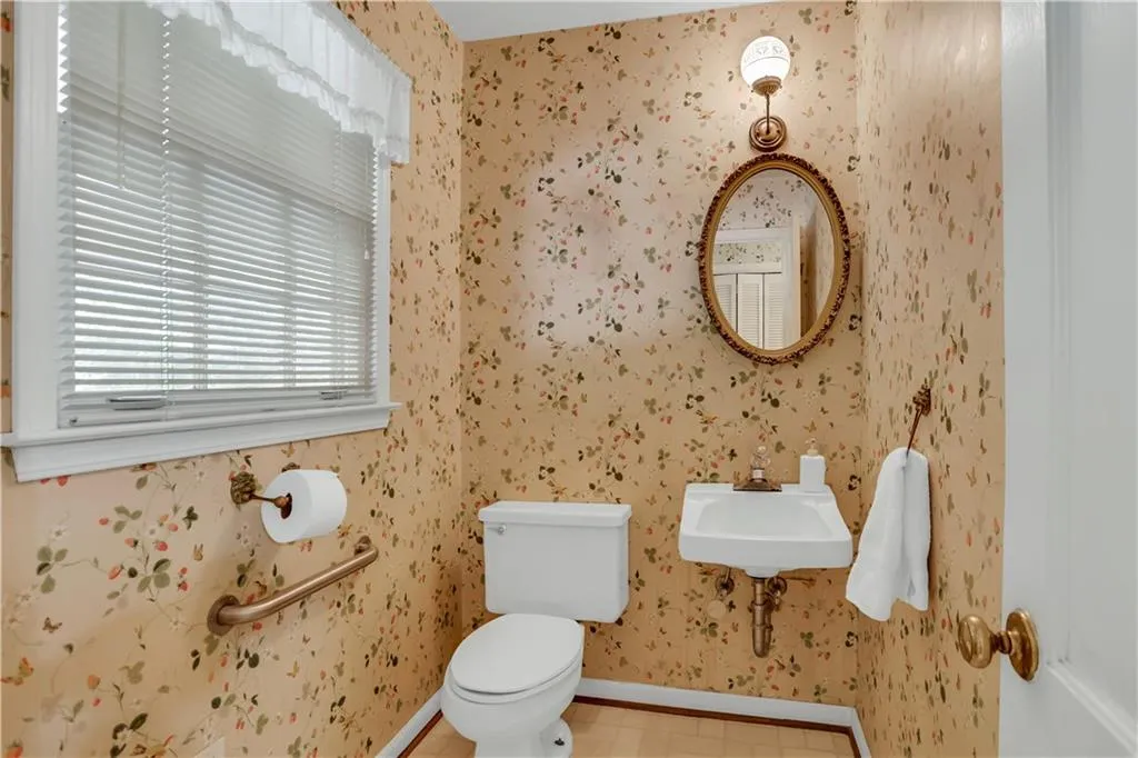 7330 Hunters Branch Drive, Sandy Springs, Georgia 30328, 4 Bedrooms Bedrooms, ,2 BathroomsBathrooms,Residential,Sold,7330 Hunters Branch Drive,7251740