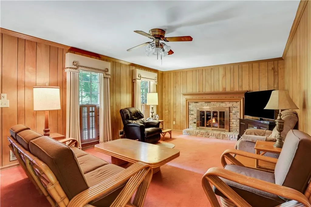 7330 Hunters Branch Drive, Sandy Springs, Georgia 30328, 4 Bedrooms Bedrooms, ,2 BathroomsBathrooms,Residential,Sold,7330 Hunters Branch Drive,7251740