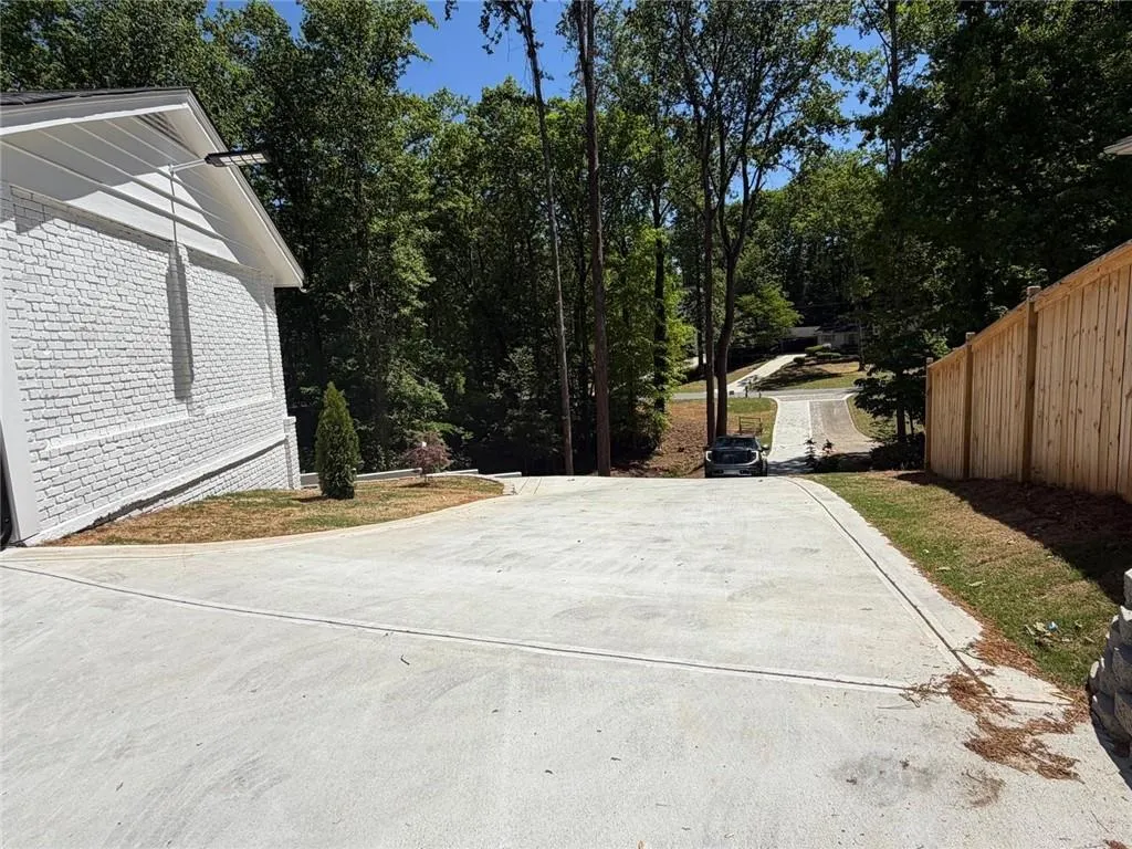 85 Bonnie Lane, Sandy Springs, Georgia 30328, 3 Bedrooms Bedrooms, ,3 BathroomsBathrooms,Residential,For Sale,85 Bonnie Lane,7713812