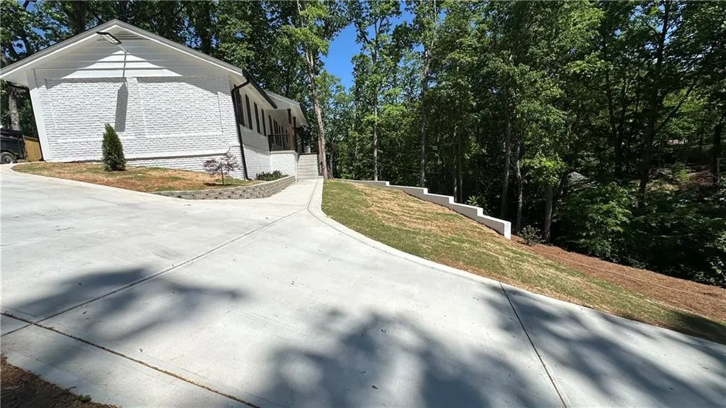85 Bonnie Lane, Sandy Springs, Georgia 30328, 3 Bedrooms Bedrooms, ,3 BathroomsBathrooms,Residential,For Sale,85 Bonnie Lane,7713812