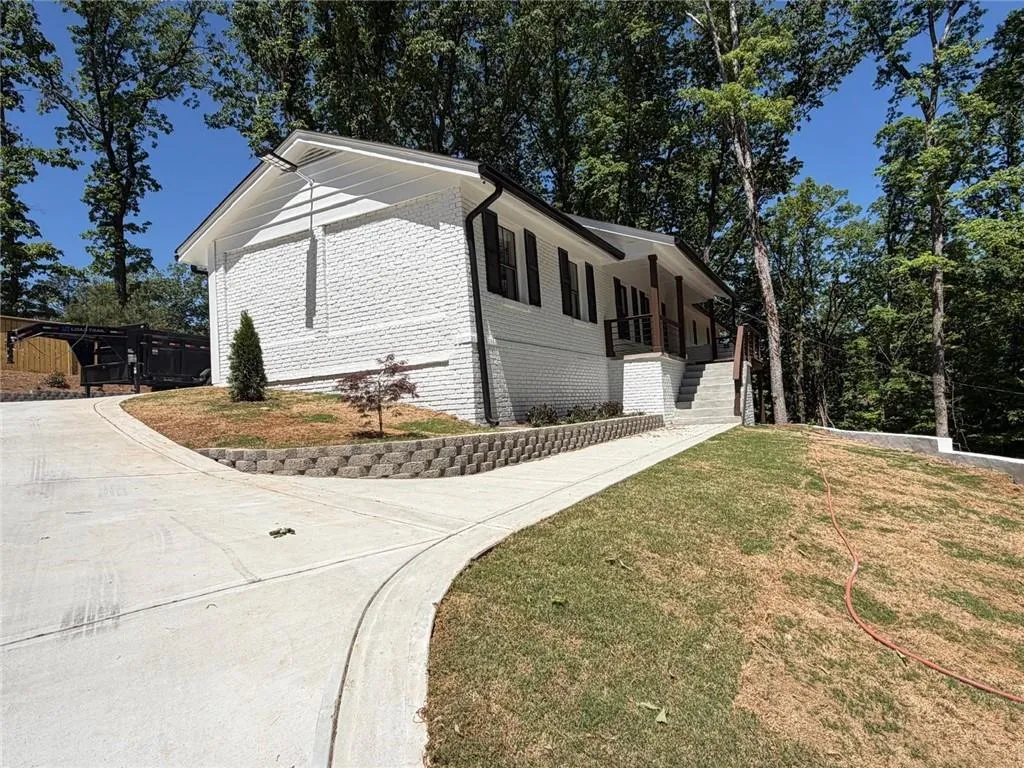 85 Bonnie Lane, Sandy Springs, Georgia 30328, 3 Bedrooms Bedrooms, ,3 BathroomsBathrooms,Residential,For Sale,85 Bonnie Lane,7713812