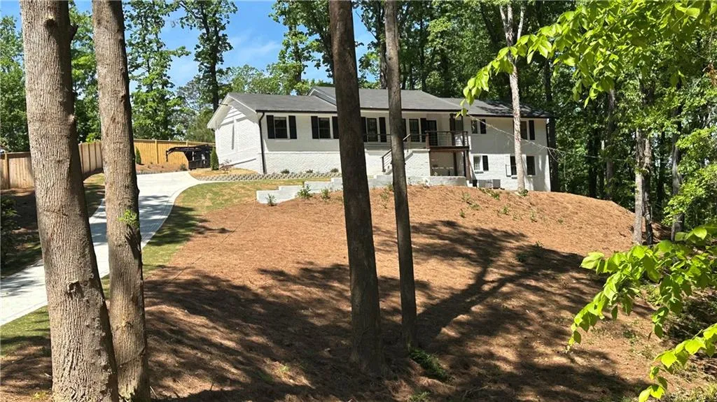85 Bonnie Lane, Sandy Springs, Georgia 30328, 3 Bedrooms Bedrooms, ,3 BathroomsBathrooms,Residential,For Sale,85 Bonnie Lane,7713812