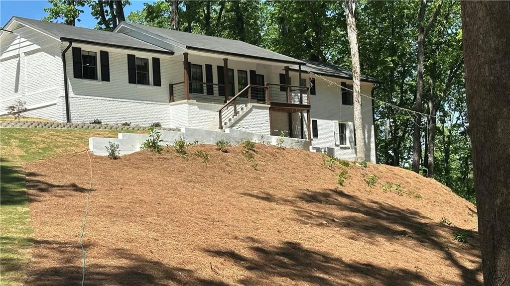 85 Bonnie Lane, Sandy Springs, Georgia 30328, 3 Bedrooms Bedrooms, ,3 BathroomsBathrooms,Residential,For Sale,85 Bonnie Lane,7713812