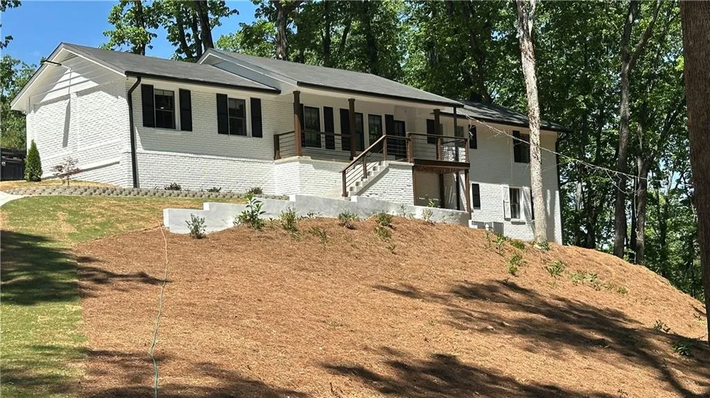 85 Bonnie Lane, Sandy Springs, Georgia 30328, 3 Bedrooms Bedrooms, ,3 BathroomsBathrooms,Residential,For Sale,85 Bonnie Lane,7713812