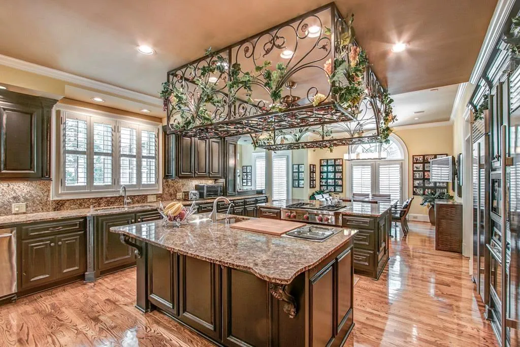 105 Parc Du Chateau, Atlanta, Georgia 30327, 6 Bedrooms Bedrooms, ,8 BathroomsBathrooms,Residential,Sold,105 Parc Du Chateau,5971120