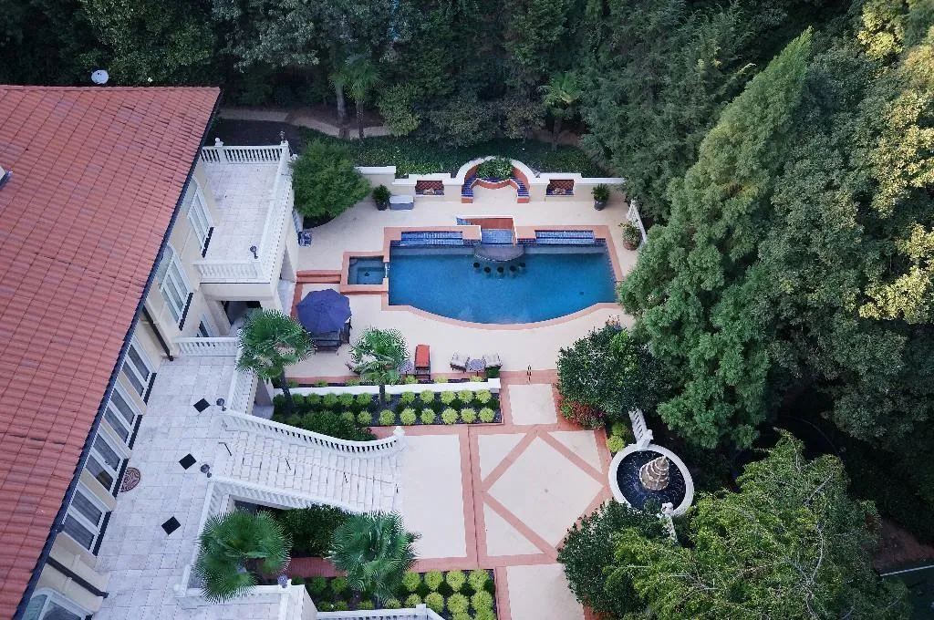 105 Parc Du Chateau, Atlanta, Georgia 30327, 6 Bedrooms Bedrooms, ,8 BathroomsBathrooms,Residential,Sold,105 Parc Du Chateau,5971120