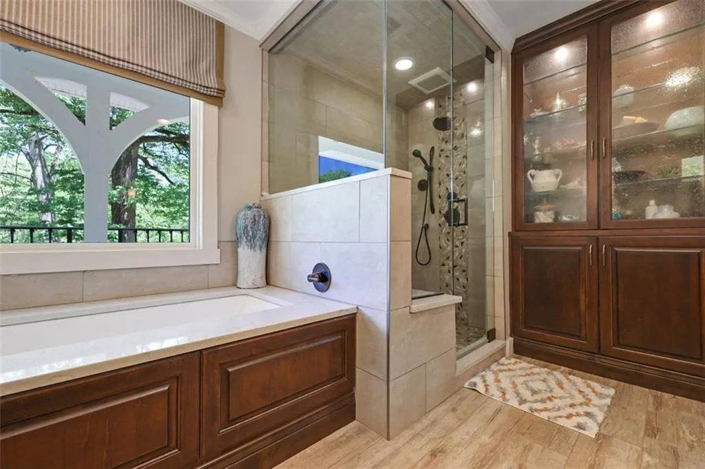 1630 Brandon Hall Drive, Sandy Springs, Georgia 30350, 4 Bedrooms Bedrooms, ,4 BathroomsBathrooms,Residential,Sold,1630 Brandon Hall Drive,6888039