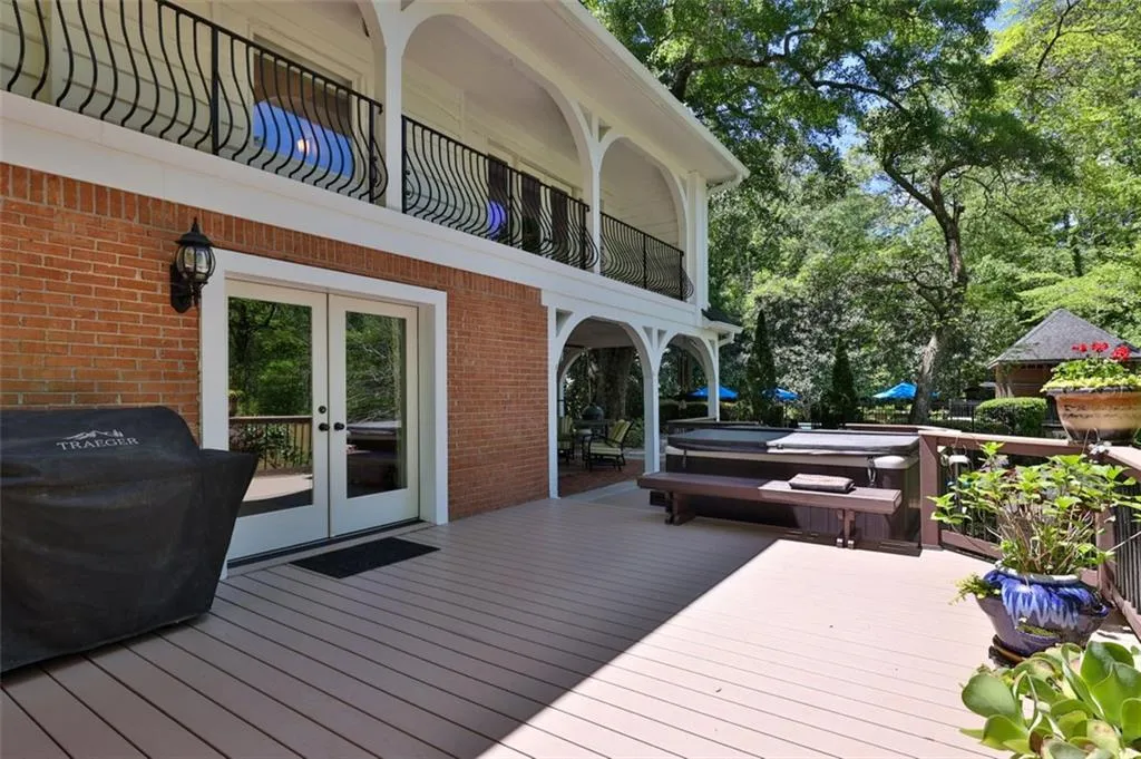 1630 Brandon Hall Drive, Sandy Springs, Georgia 30350, 4 Bedrooms Bedrooms, ,4 BathroomsBathrooms,Residential,Sold,1630 Brandon Hall Drive,6888039