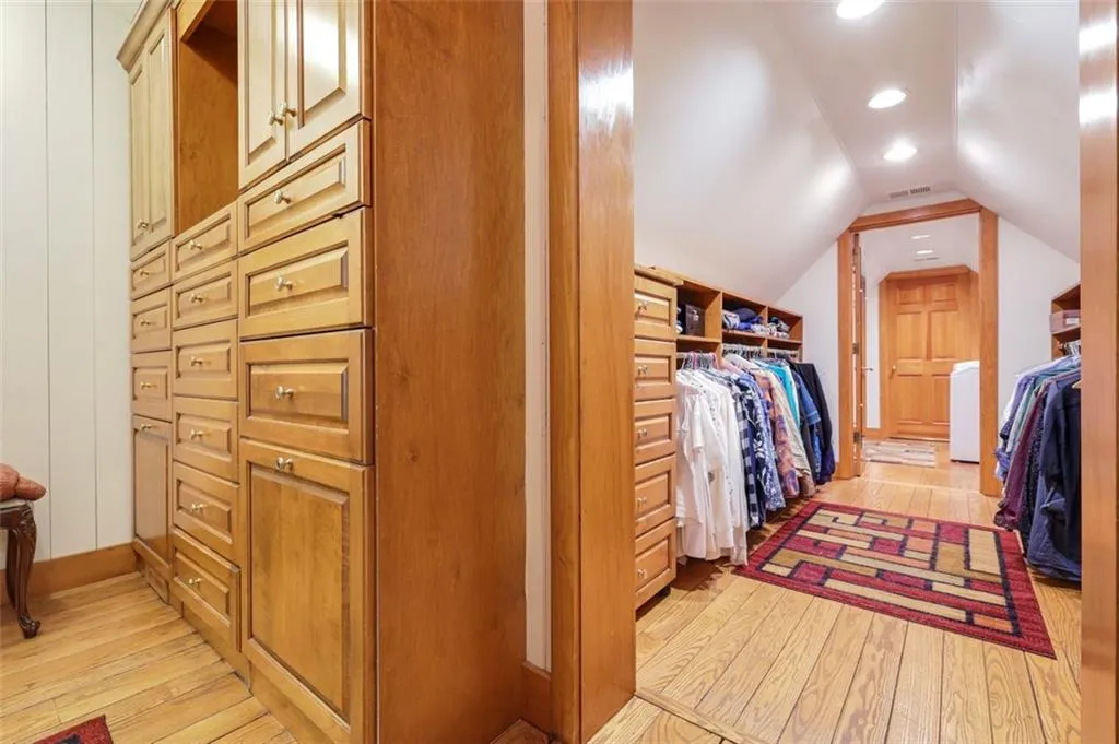 1630 Brandon Hall Drive, Sandy Springs, Georgia 30350, 4 Bedrooms Bedrooms, ,4 BathroomsBathrooms,Residential,Sold,1630 Brandon Hall Drive,6888039