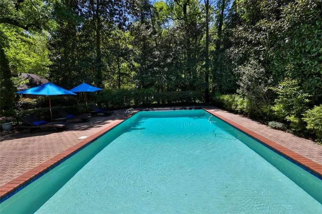 1630 Brandon Hall Drive, Sandy Springs, Georgia 30350, 4 Bedrooms Bedrooms, ,4 BathroomsBathrooms,Residential,Sold,1630 Brandon Hall Drive,6888039