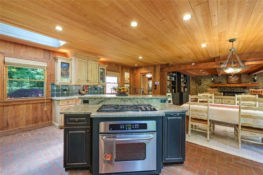 1630 Brandon Hall Drive, Sandy Springs, Georgia 30350, 4 Bedrooms Bedrooms, ,4 BathroomsBathrooms,Residential,Sold,1630 Brandon Hall Drive,6888039