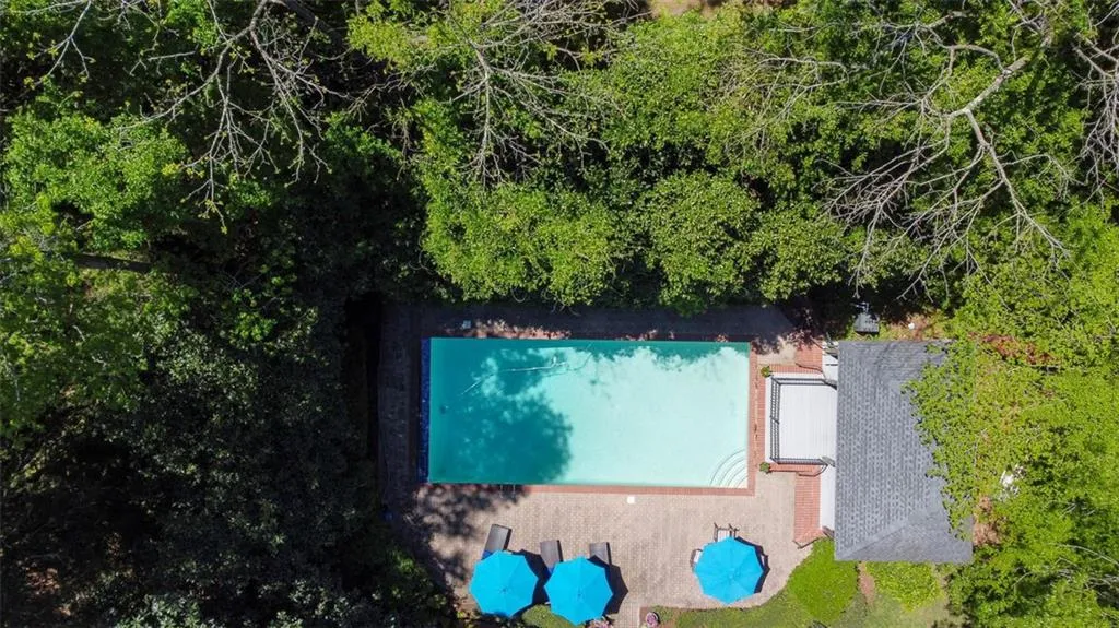 1630 Brandon Hall Drive, Sandy Springs, Georgia 30350, 4 Bedrooms Bedrooms, ,4 BathroomsBathrooms,Residential,Sold,1630 Brandon Hall Drive,6888039