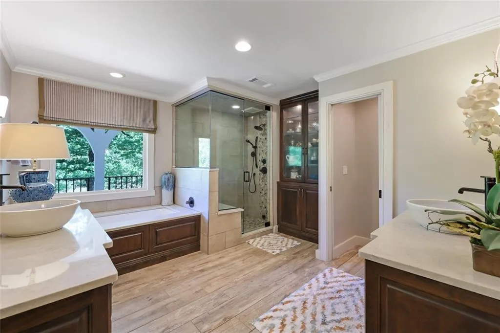 1630 Brandon Hall Drive, Sandy Springs, Georgia 30350, 4 Bedrooms Bedrooms, ,4 BathroomsBathrooms,Residential,Sold,1630 Brandon Hall Drive,6888039