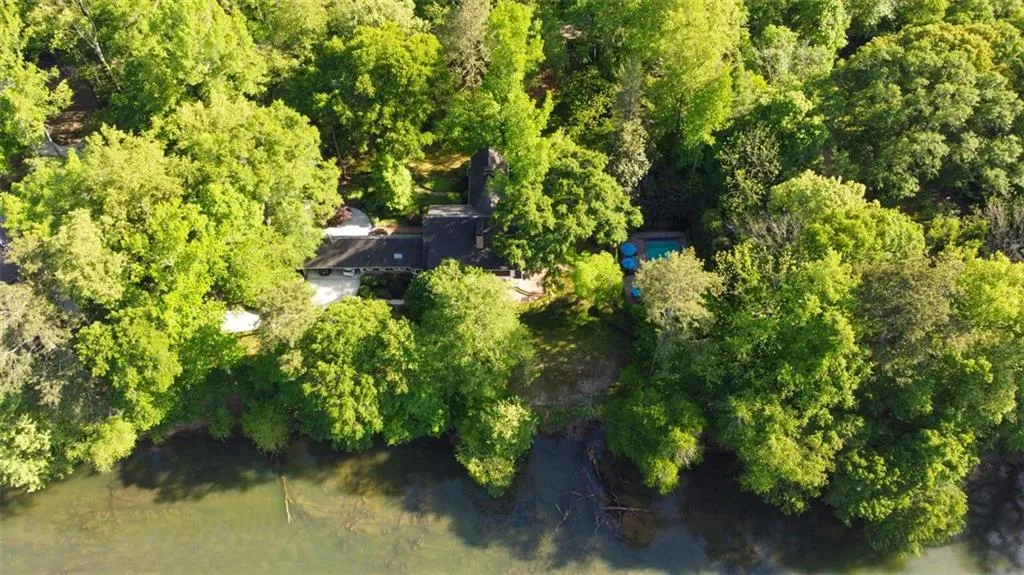 1630 Brandon Hall Drive, Sandy Springs, Georgia 30350, 4 Bedrooms Bedrooms, ,4 BathroomsBathrooms,Residential,Sold,1630 Brandon Hall Drive,6888039