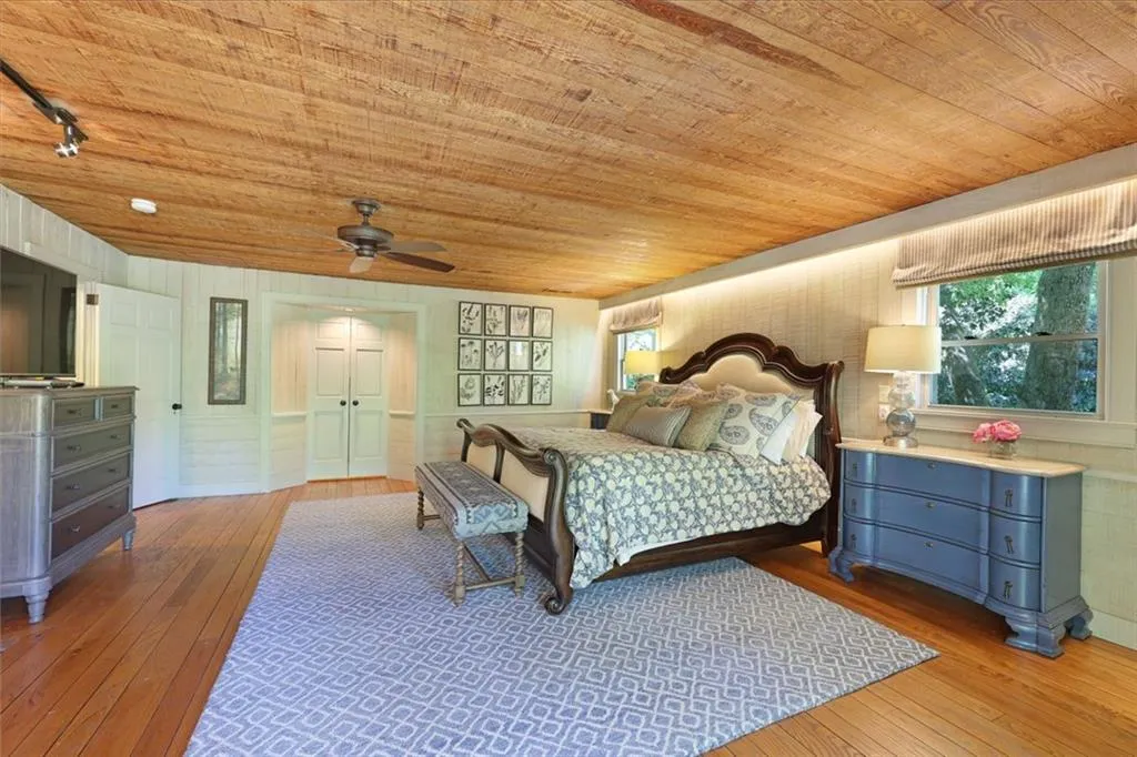 1630 Brandon Hall Drive, Sandy Springs, Georgia 30350, 4 Bedrooms Bedrooms, ,4 BathroomsBathrooms,Residential,Sold,1630 Brandon Hall Drive,6888039