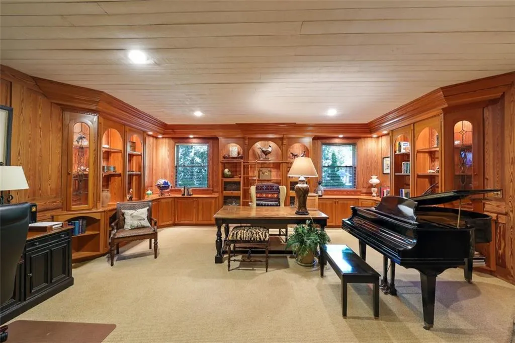 1630 Brandon Hall Drive, Sandy Springs, Georgia 30350, 4 Bedrooms Bedrooms, ,4 BathroomsBathrooms,Residential,Sold,1630 Brandon Hall Drive,6888039