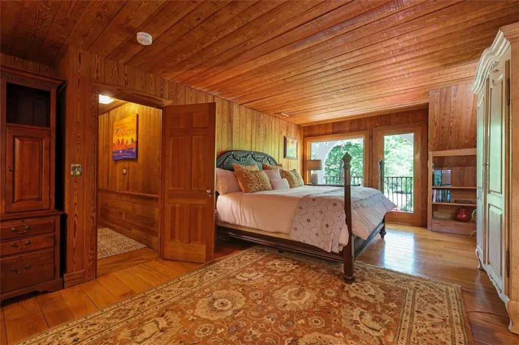 1630 Brandon Hall Drive, Sandy Springs, Georgia 30350, 4 Bedrooms Bedrooms, ,4 BathroomsBathrooms,Residential,Sold,1630 Brandon Hall Drive,6888039