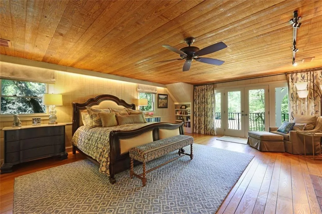 1630 Brandon Hall Drive, Sandy Springs, Georgia 30350, 4 Bedrooms Bedrooms, ,4 BathroomsBathrooms,Residential,Sold,1630 Brandon Hall Drive,6888039