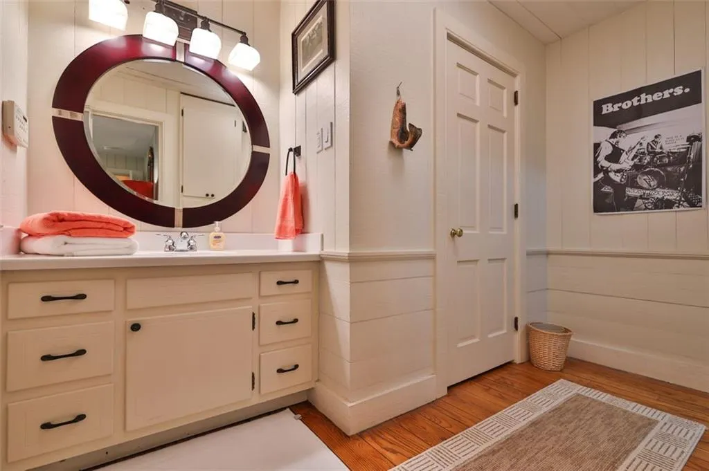 1630 Brandon Hall Drive, Sandy Springs, Georgia 30350, 4 Bedrooms Bedrooms, ,4 BathroomsBathrooms,Residential,Sold,1630 Brandon Hall Drive,6888039