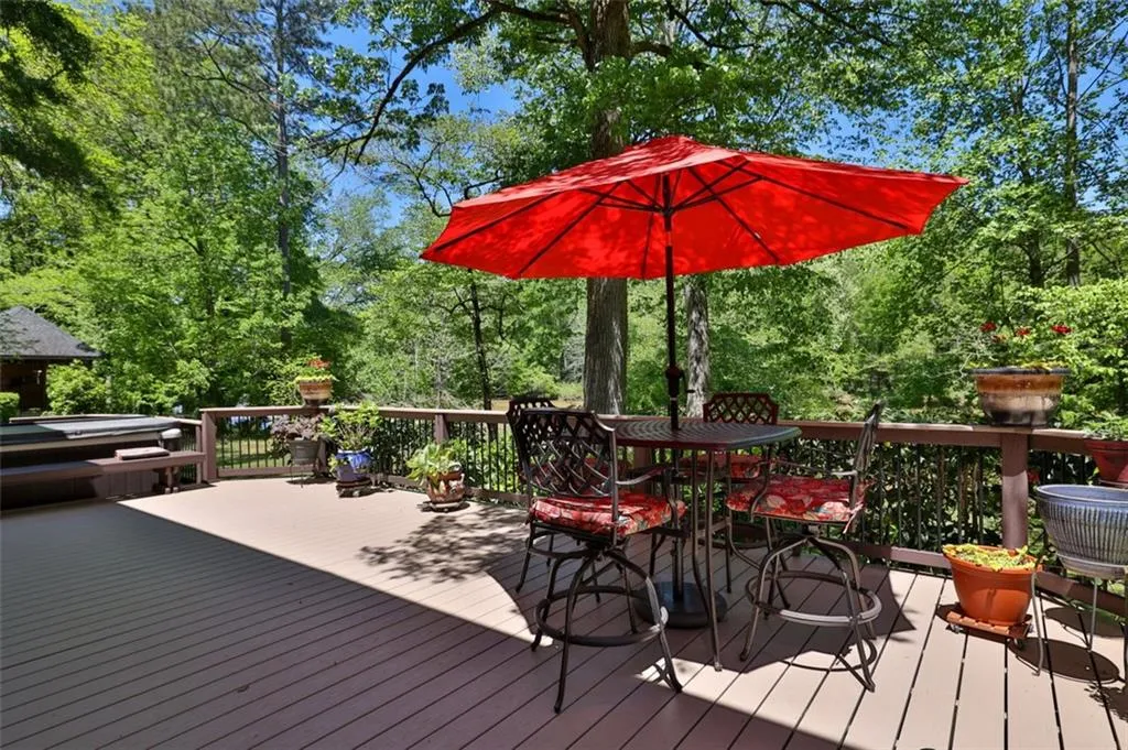 1630 Brandon Hall Drive, Sandy Springs, Georgia 30350, 4 Bedrooms Bedrooms, ,4 BathroomsBathrooms,Residential,Sold,1630 Brandon Hall Drive,6888039