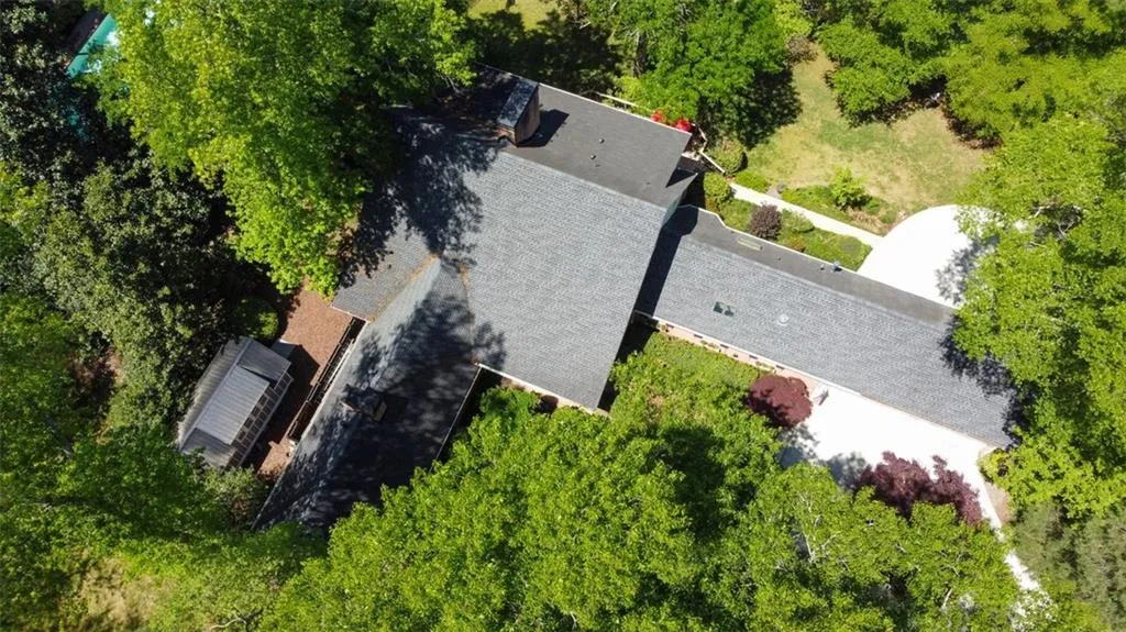 1630 Brandon Hall Drive, Sandy Springs, Georgia 30350, 4 Bedrooms Bedrooms, ,4 BathroomsBathrooms,Residential,Sold,1630 Brandon Hall Drive,6888039