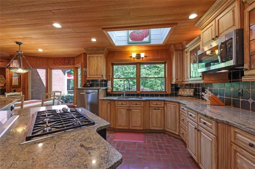 1630 Brandon Hall Drive, Sandy Springs, Georgia 30350, 4 Bedrooms Bedrooms, ,4 BathroomsBathrooms,Residential,Sold,1630 Brandon Hall Drive,6888039